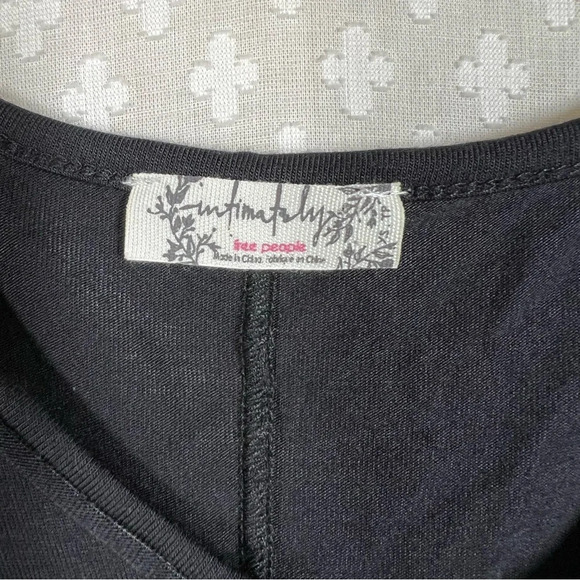 Free People Intimately Black Short Sleeve Slouchy Bodysuit - Picture 2 of 6